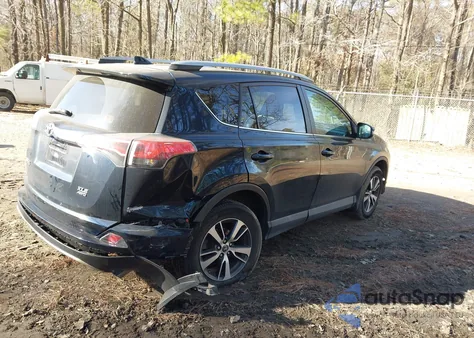 2018 Toyota Rav4 Xle z USA, uszkodzony, nr VIN 2T3RFREV8JW745848